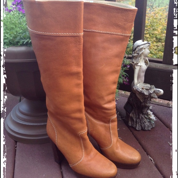 💥Fabulous Leather Camel Tall MK Boots💥 - Picture 1 of 4